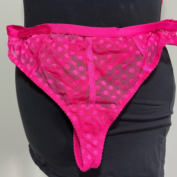 Torrid Size 0 Matching Bra and Thong in Hot Pink - Picture 2 of 3